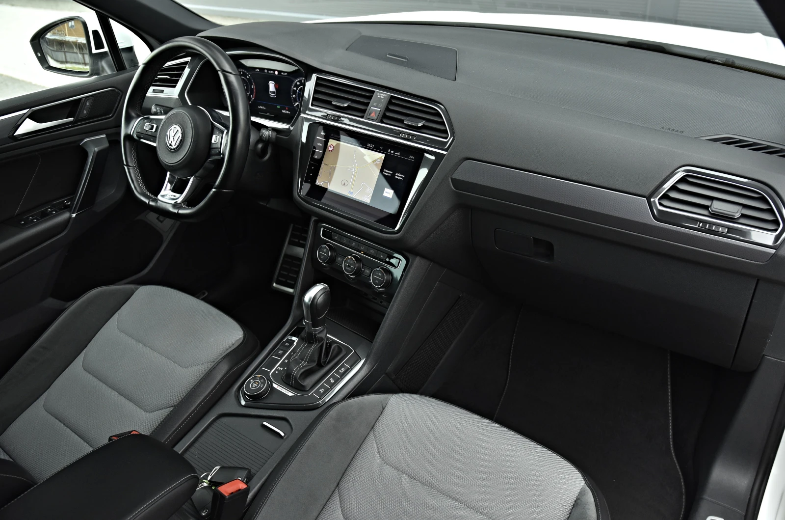 VW Tiguan 2.0TDI/3xR Line/4motion/Distronic/Cam360/KeyLess// | Mobile.bg   14