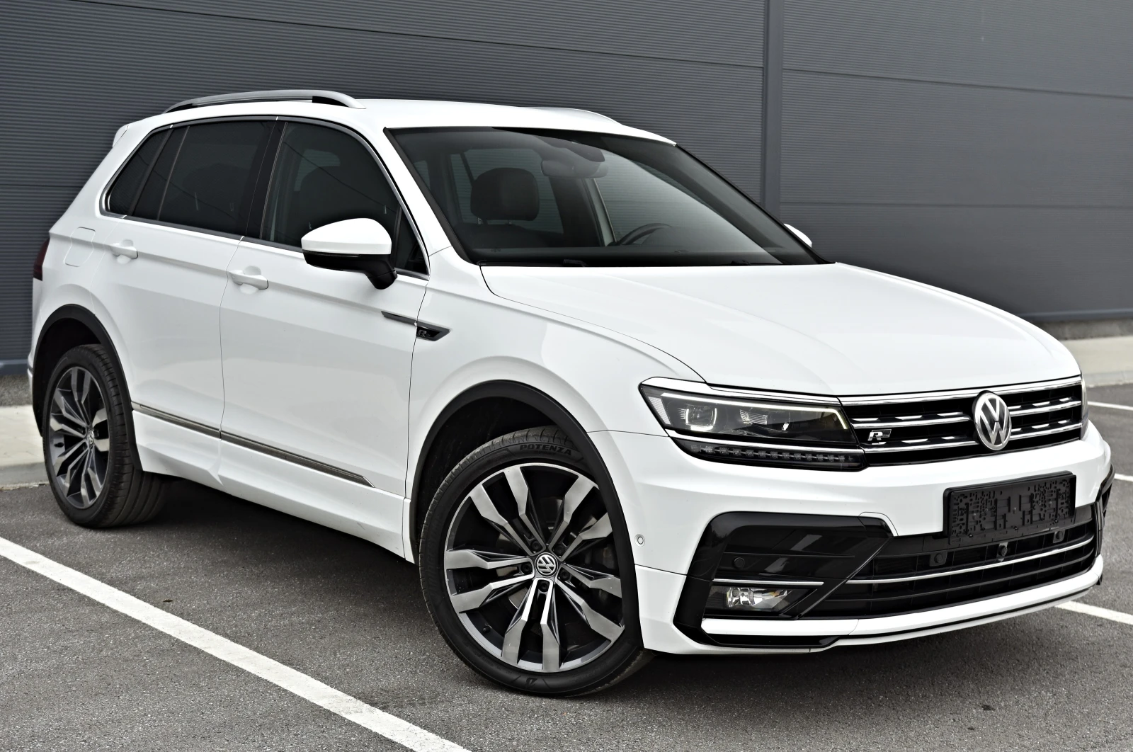 VW Tiguan 2.0TDI/3xR Line/4motion/Distronic/Cam360/KeyLess// | Mobile.bg   3