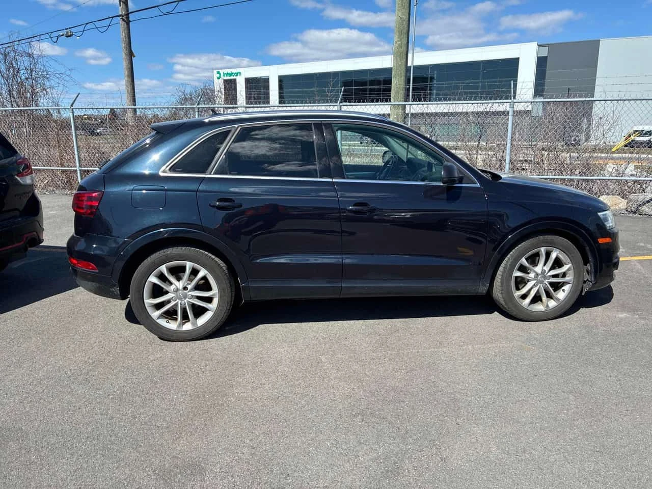 Audi Q3 TECHNIK QUATTRO * ПАНОРАМА* ПОДГРЕВИ* ДВА КЛЮЧА* , снимка 4 - Автомобили и джипове - 54323960