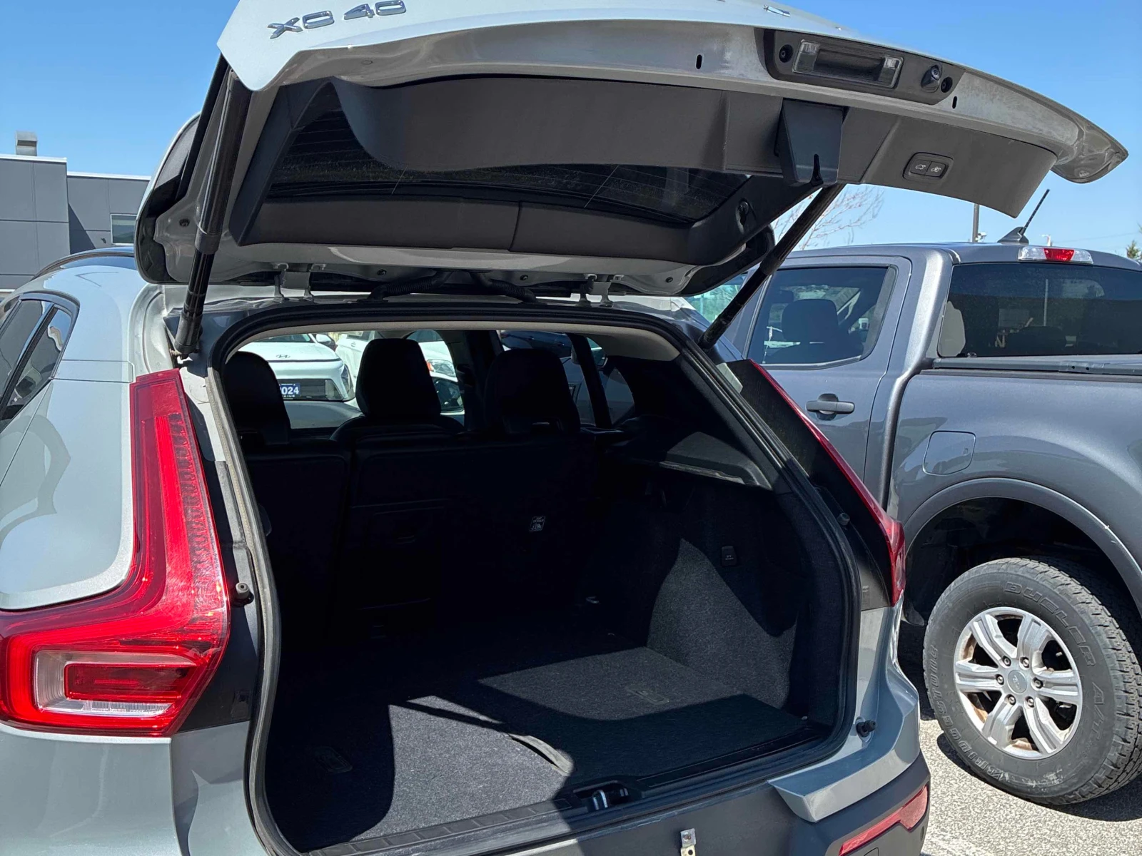 Volvo XC40 * * CARFAX * * АВТО КРЕДИТ * * , снимка 6 - Автомобили и джипове - 54870276