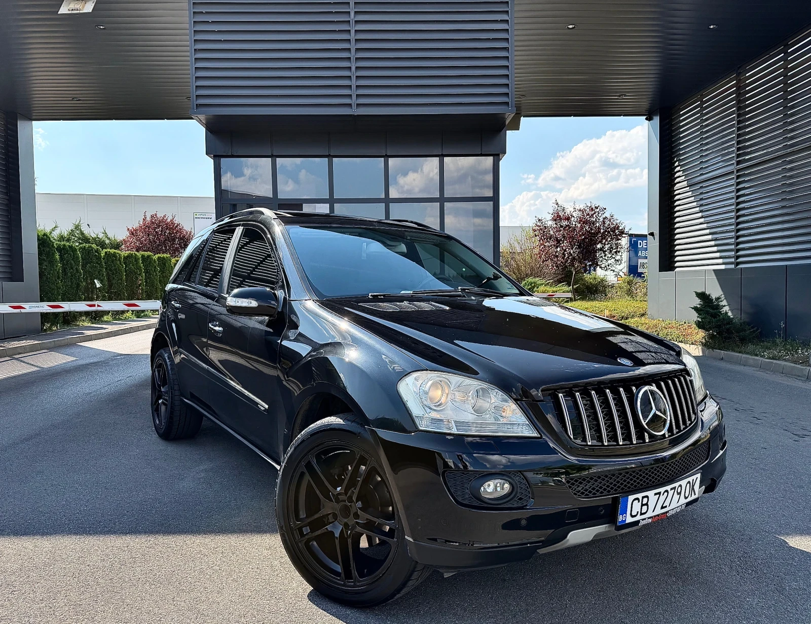 Mercedes-Benz ML 320 CDI/Перфектен, снимка 2 - Автомобили и джипове - 55571372