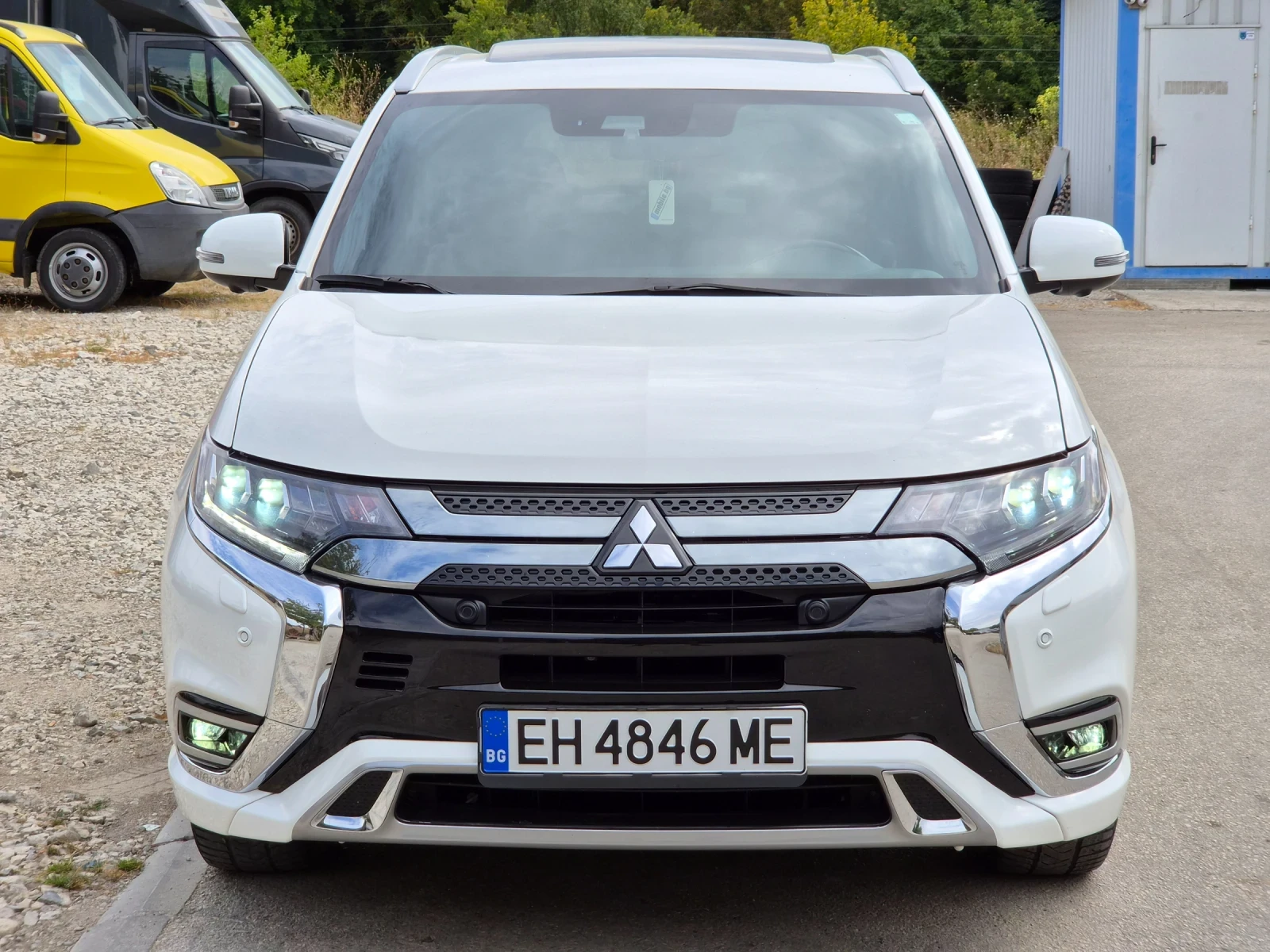 Mitsubishi Outlander 2.4PHEV Diamond+ /Facelift/93000км/S-AWC/360 /LED, снимка 2 - Автомобили и джипове - 56265073