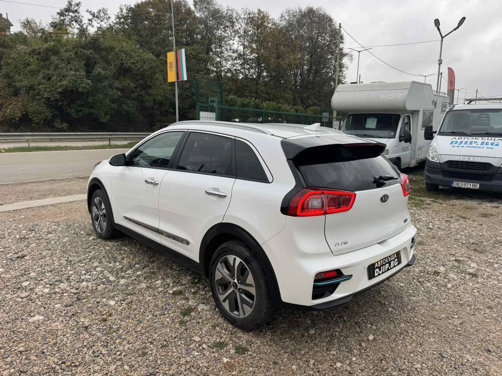 Kia Niro 64kwh, снимка 3 - Автомобили и джипове - 56659128