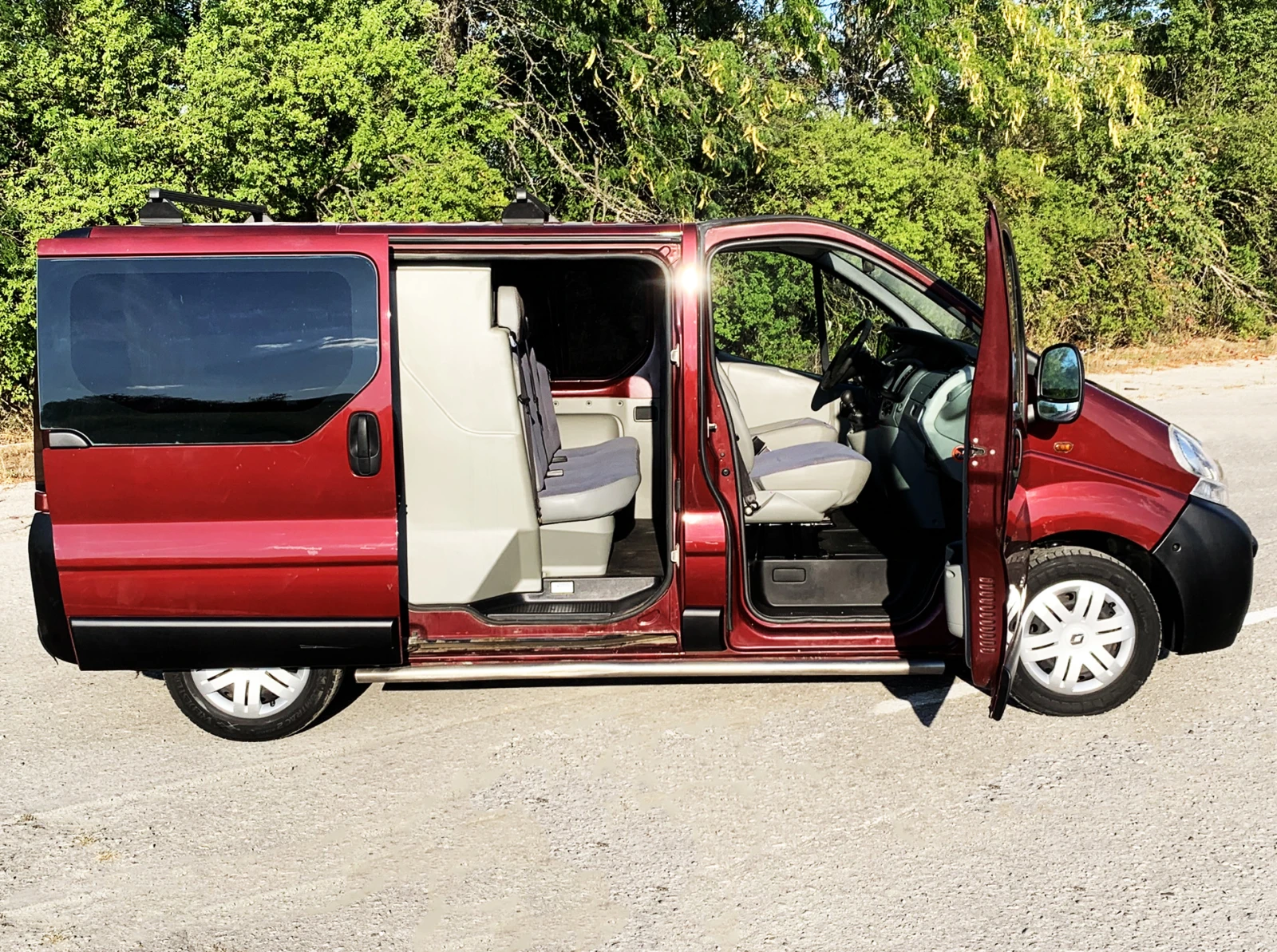 Renault Trafic 2, 5 DCI 135 к.с. 5 места 6 ск. КЛИМАТИК, снимка 5 - Бусове и автобуси - 55979268