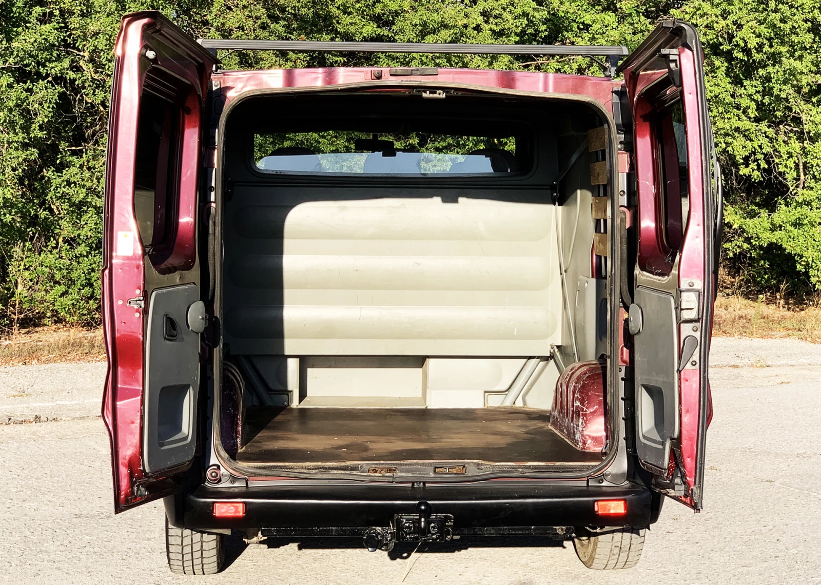 Renault Trafic 2, 5 DCI 135 к.с. 5 места 6 ск. КЛИМАТИК, снимка 9 - Бусове и автобуси - 55979268