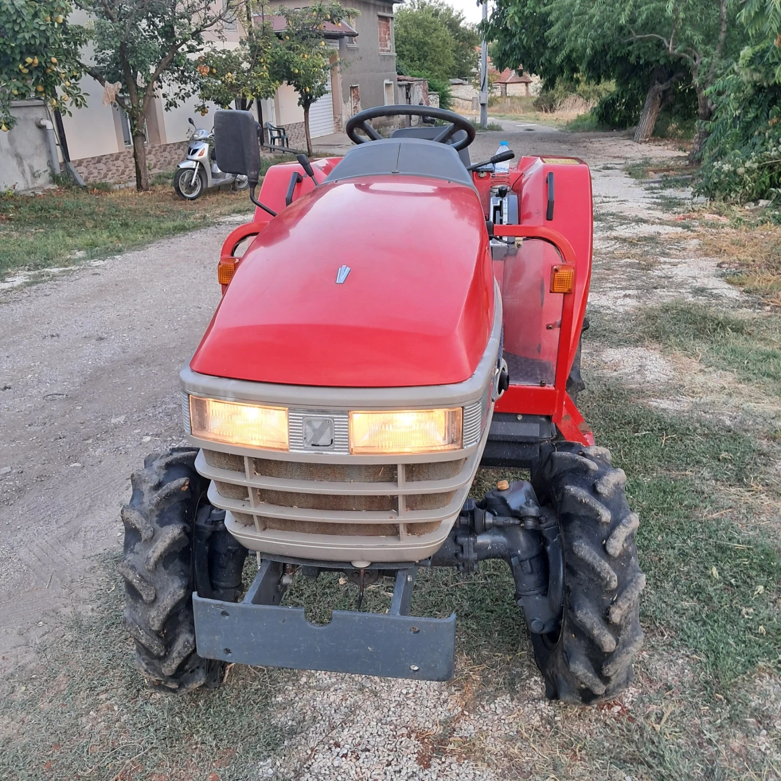 Трактор Yanmar AF 22 с фреза 
