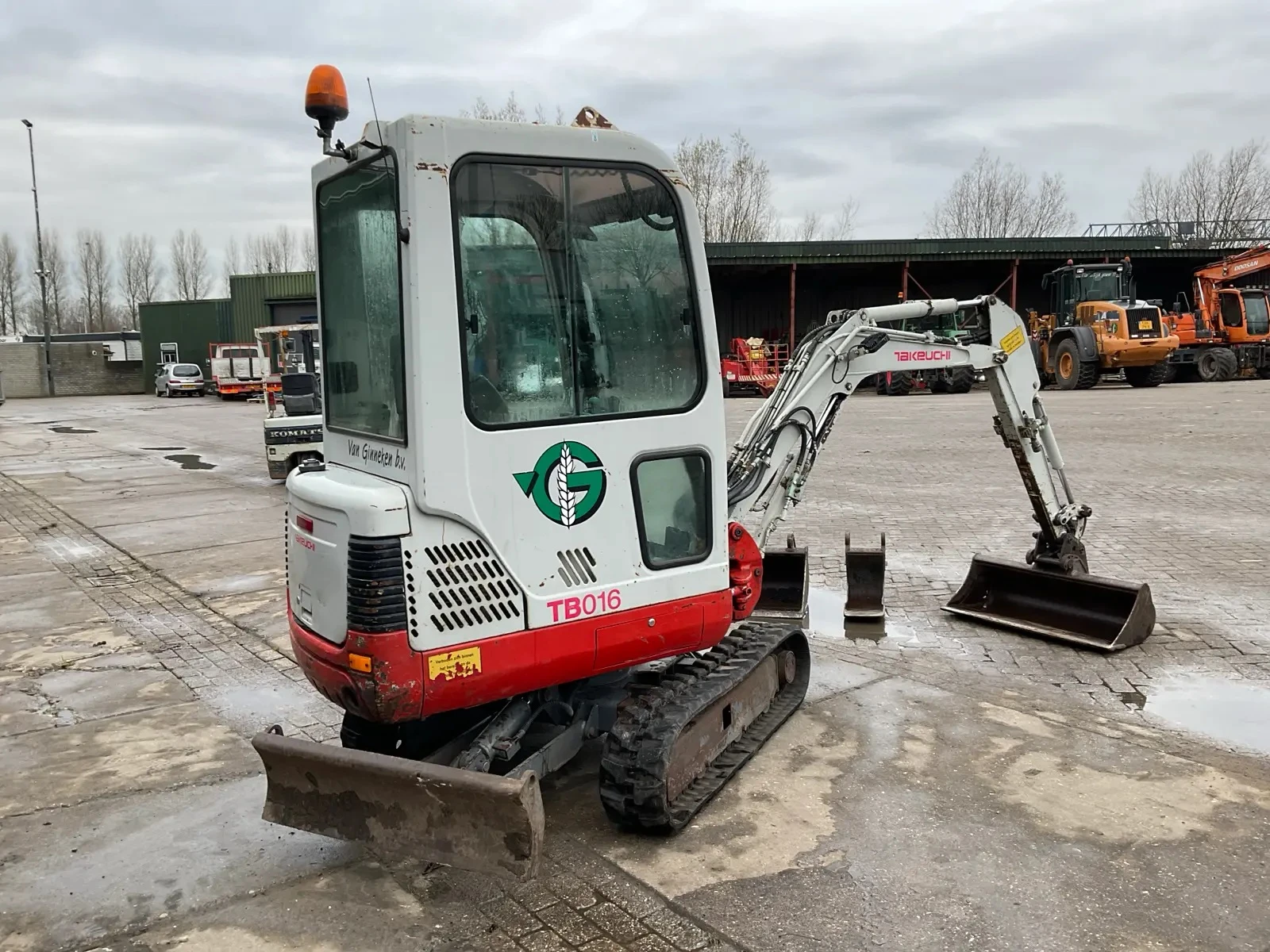 Багер Takeuchi TB016 - изображение 3