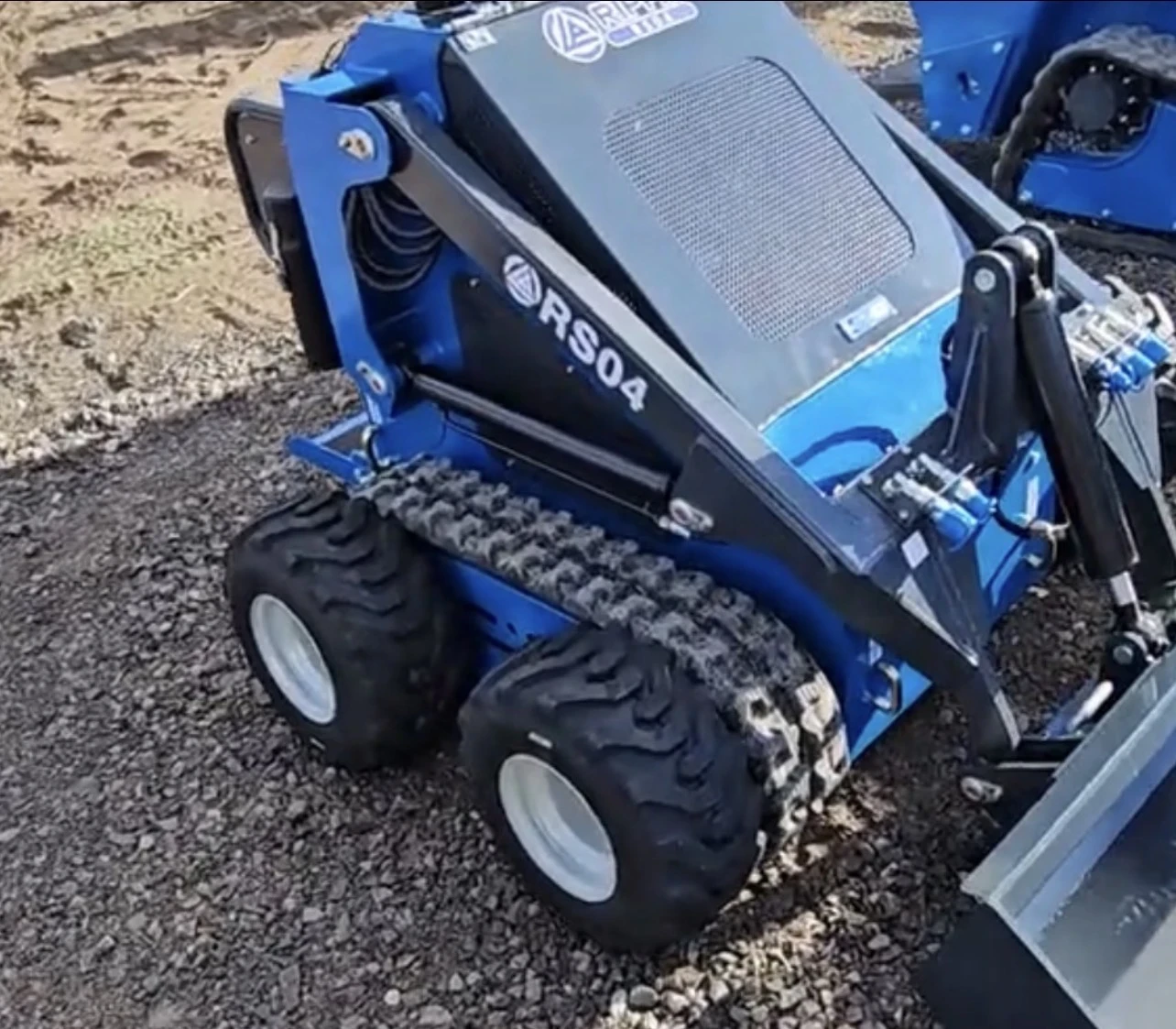 Мини челни товарачи Kubota Мини челен товарач Rippa с двигател Kubota Z482 - изображение 5