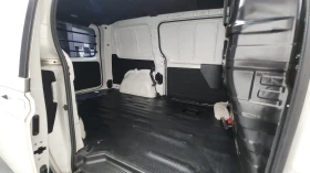 Hyundai Staria Modern* BLIND SPOT* ПОДГРЕВ ВОЛАН* КРАЙНА ЦЕНА, снимка 11