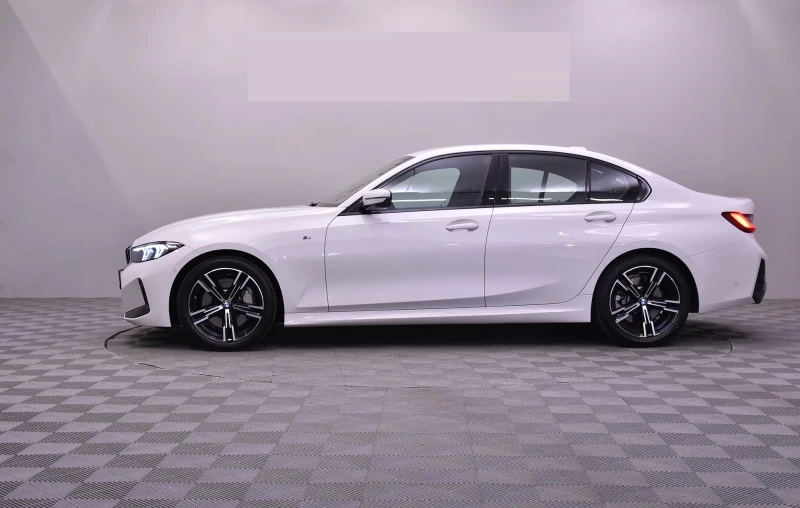 BMW 330 i M-Sport, снимка 5 - Автомобили и джипове - 47530828