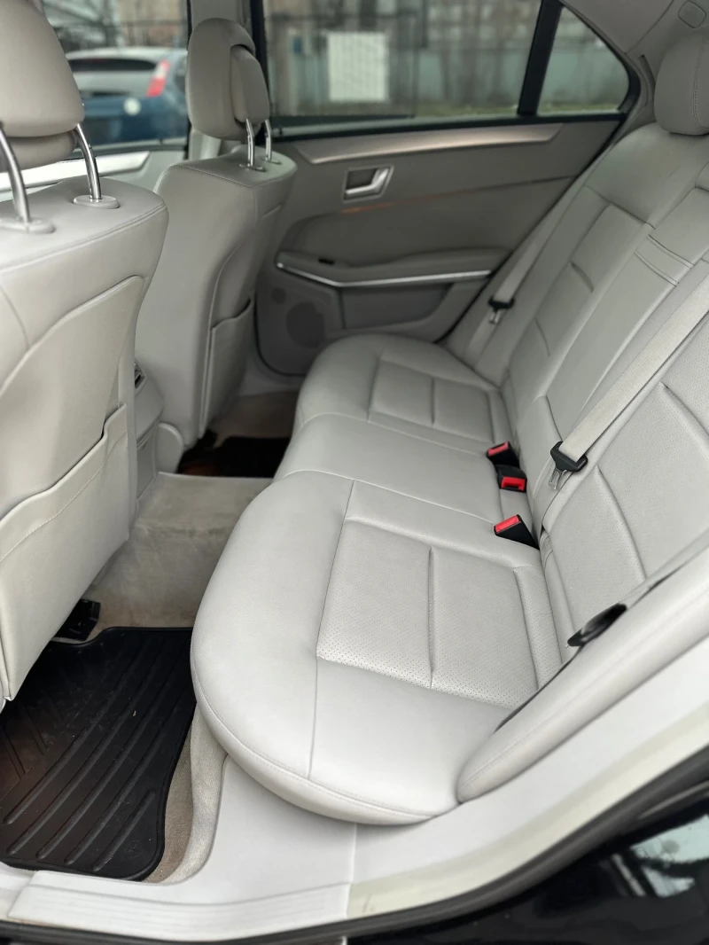 Mercedes-Benz E 250, снимка 10 - Автомобили и джипове - 50000189