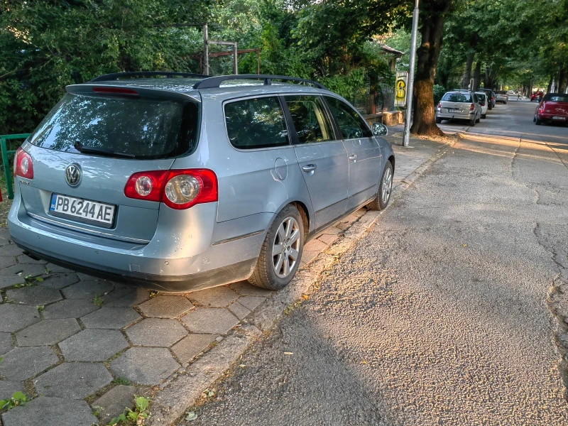 VW Passat, снимка 3 - Автомобили и джипове - 52141792