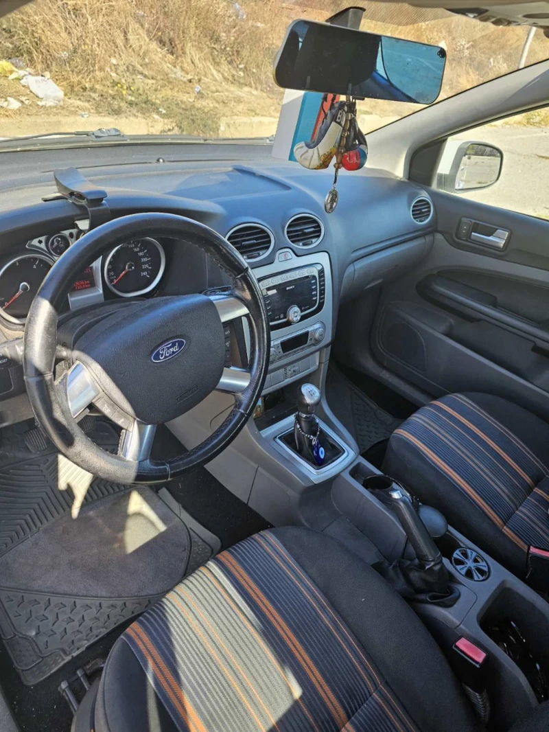 Ford Focus 1.6Д, снимка 7 - Автомобили и джипове - 52191715
