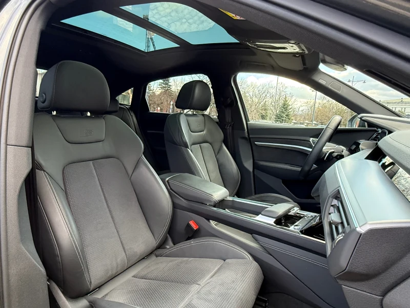 Audi E-Tron Quattro* 95Kwh* Sportback* Pano* S-Line* 360, снимка 8 - Автомобили и джипове - 53526478