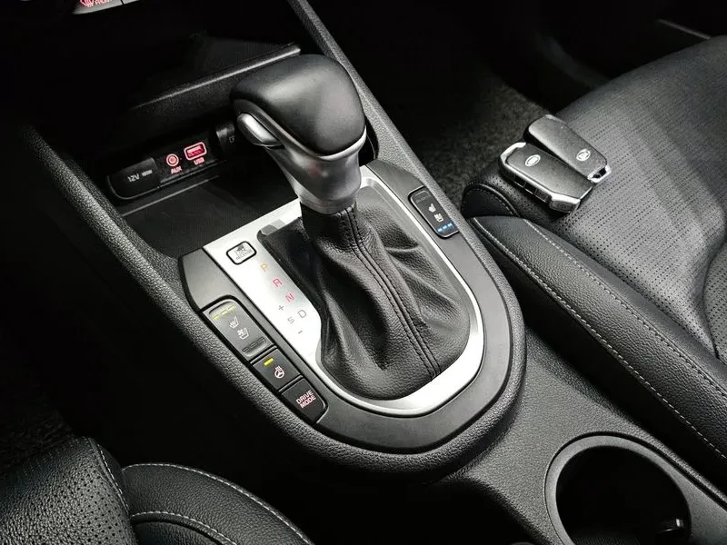 Kia K3 LUXURY, снимка 17 - Автомобили и джипове - 55187946
