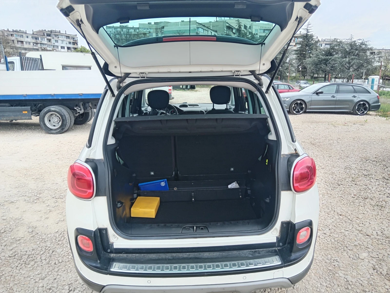 Fiat 500L 1.3m-jet - 80к.с., снимка 11 - Автомобили и джипове - 54265568