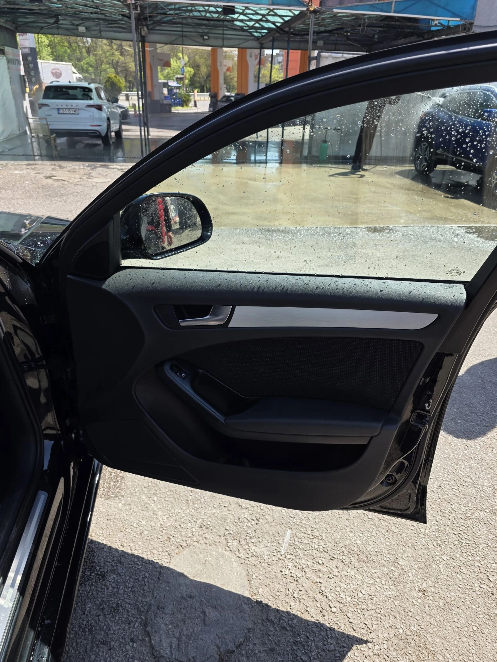 Audi A4 2.0TDI, снимка 9 - Автомобили и джипове - 54340760