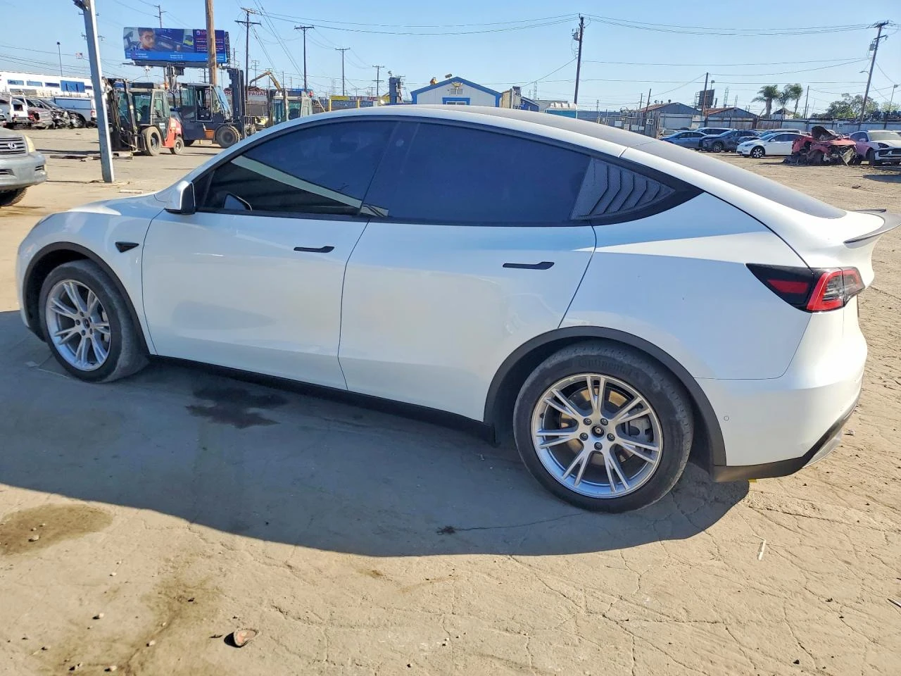 Tesla Model Y, снимка 2 - Автомобили и джипове - 54416965