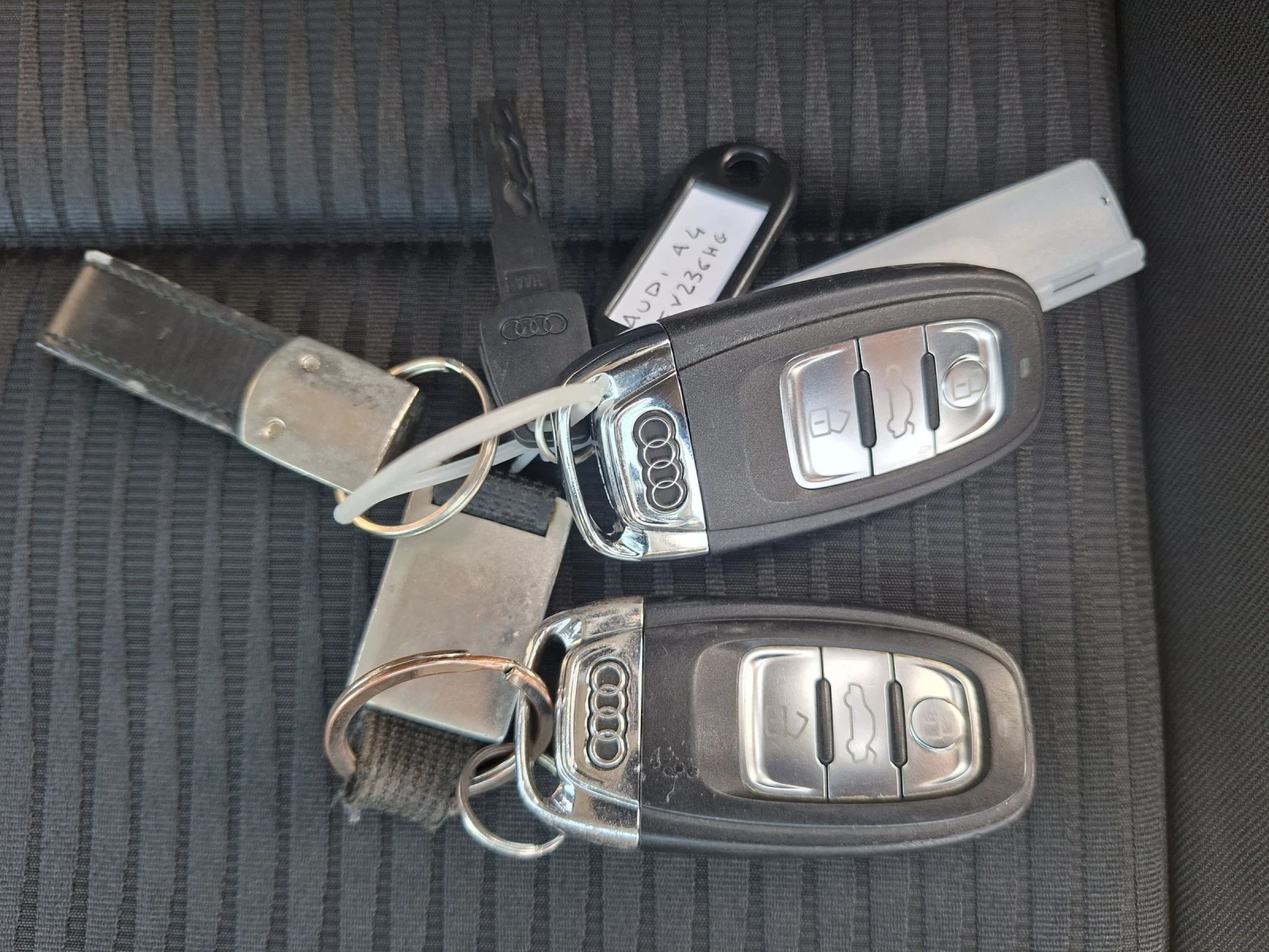 Audi A4 2.0D-150кс NAVI Автомат, снимка 14 - Автомобили и джипове - 54457921