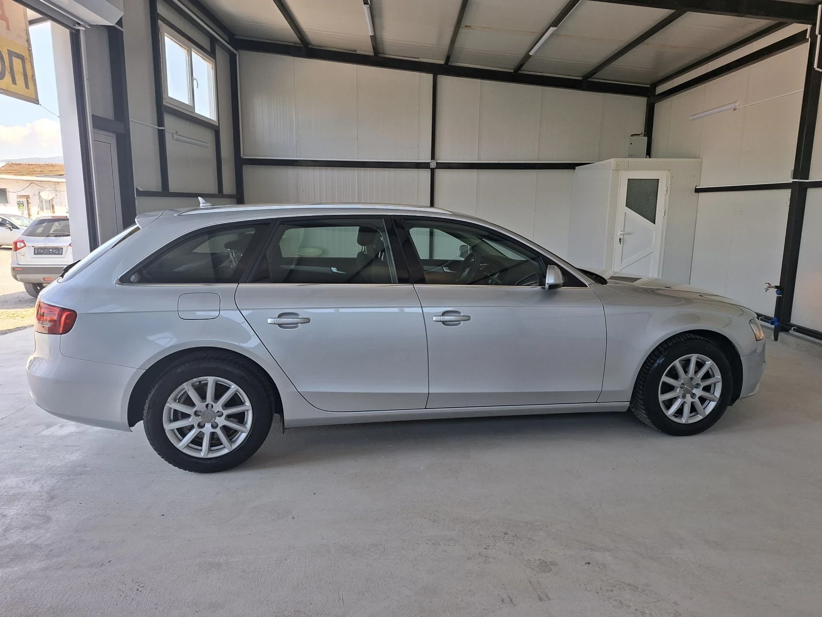 Audi A4 2.0D-150кс NAVI Автомат, снимка 6 - Автомобили и джипове - 54457921