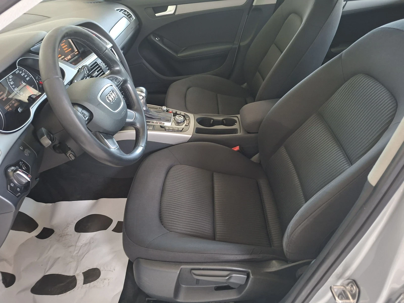 Audi A4 2.0D-150кс NAVI Автомат, снимка 9 - Автомобили и джипове - 54457921