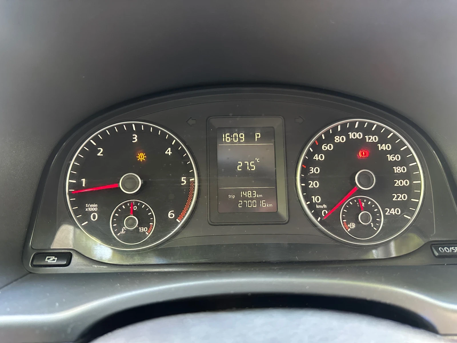 VW Caddy Maxi, снимка 9 - Автомобили и джипове - 55250348