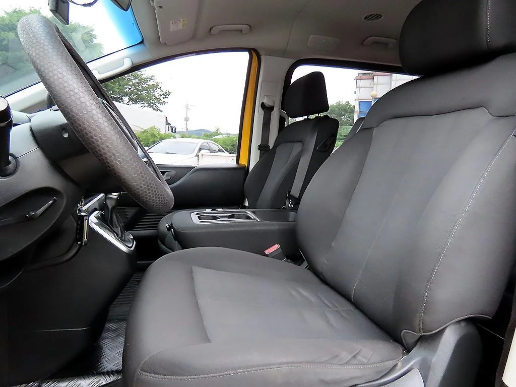 Hyundai Staria Smart* BLIND SPOT* КРАЙНА ЦЕНА, снимка 5 - Автомобили и джипове - 55367073