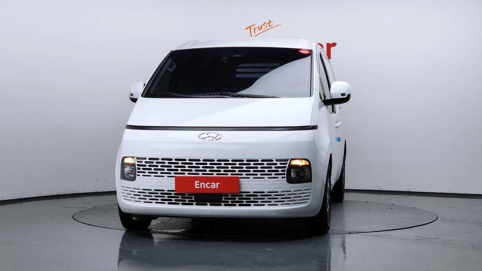 Hyundai Staria Modern* BLIND SPOT* ПОДГРЕВ ВОЛАН* КРАЙНА ЦЕНА, снимка 3 - Автомобили и джипове - 55367073