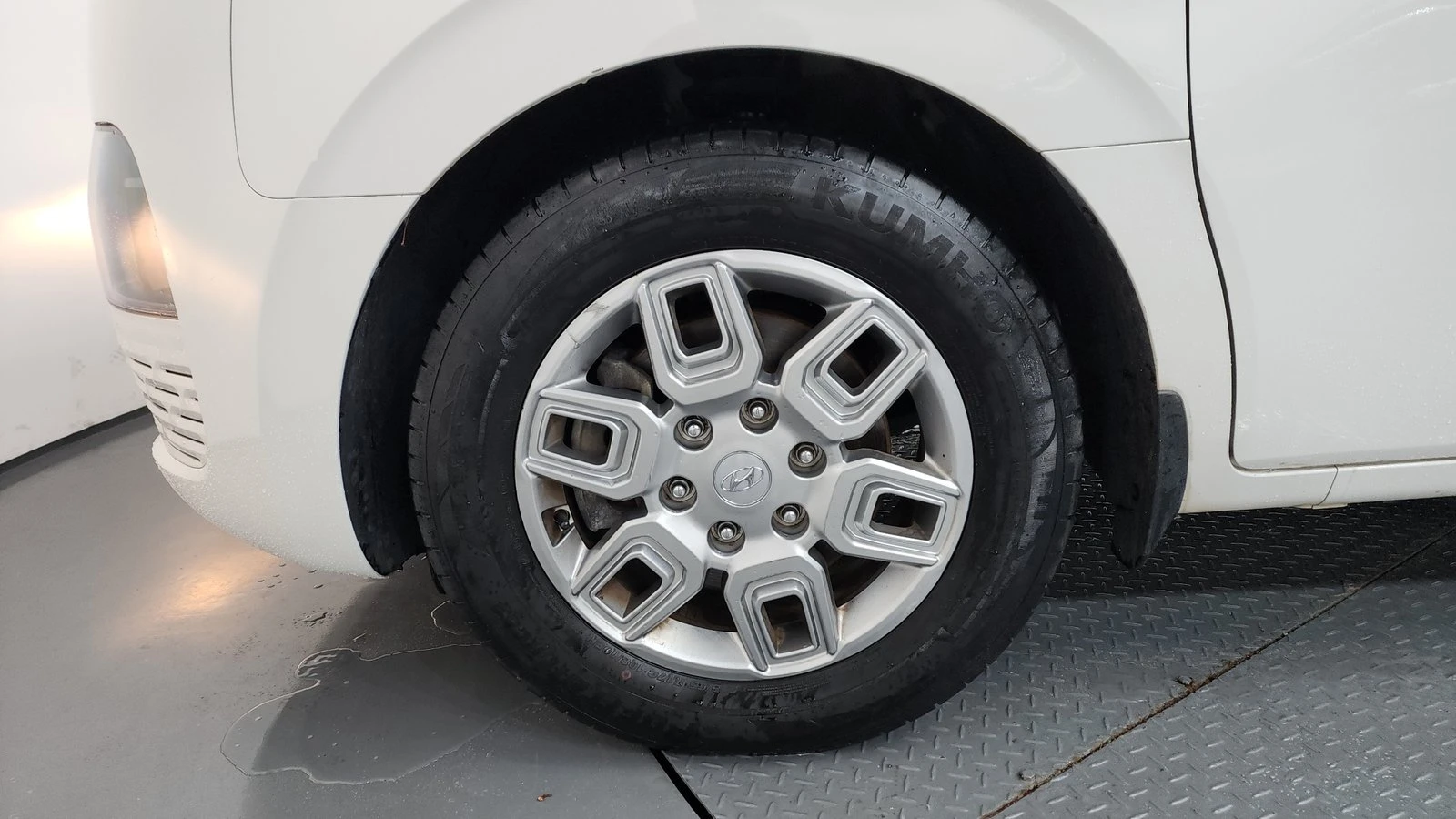Hyundai Staria Modern* BLIND SPOT* ПОДГРЕВ ВОЛАН* КРАЙНА ЦЕНА, снимка 5 - Автомобили и джипове - 55367073