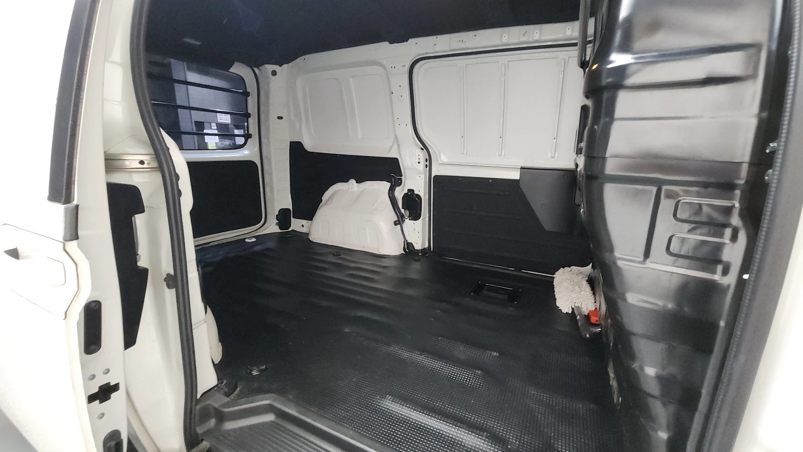 Hyundai Staria Modern* BLIND SPOT* ПОДГРЕВ ВОЛАН* КРАЙНА ЦЕНА, снимка 11 - Автомобили и джипове - 55367073