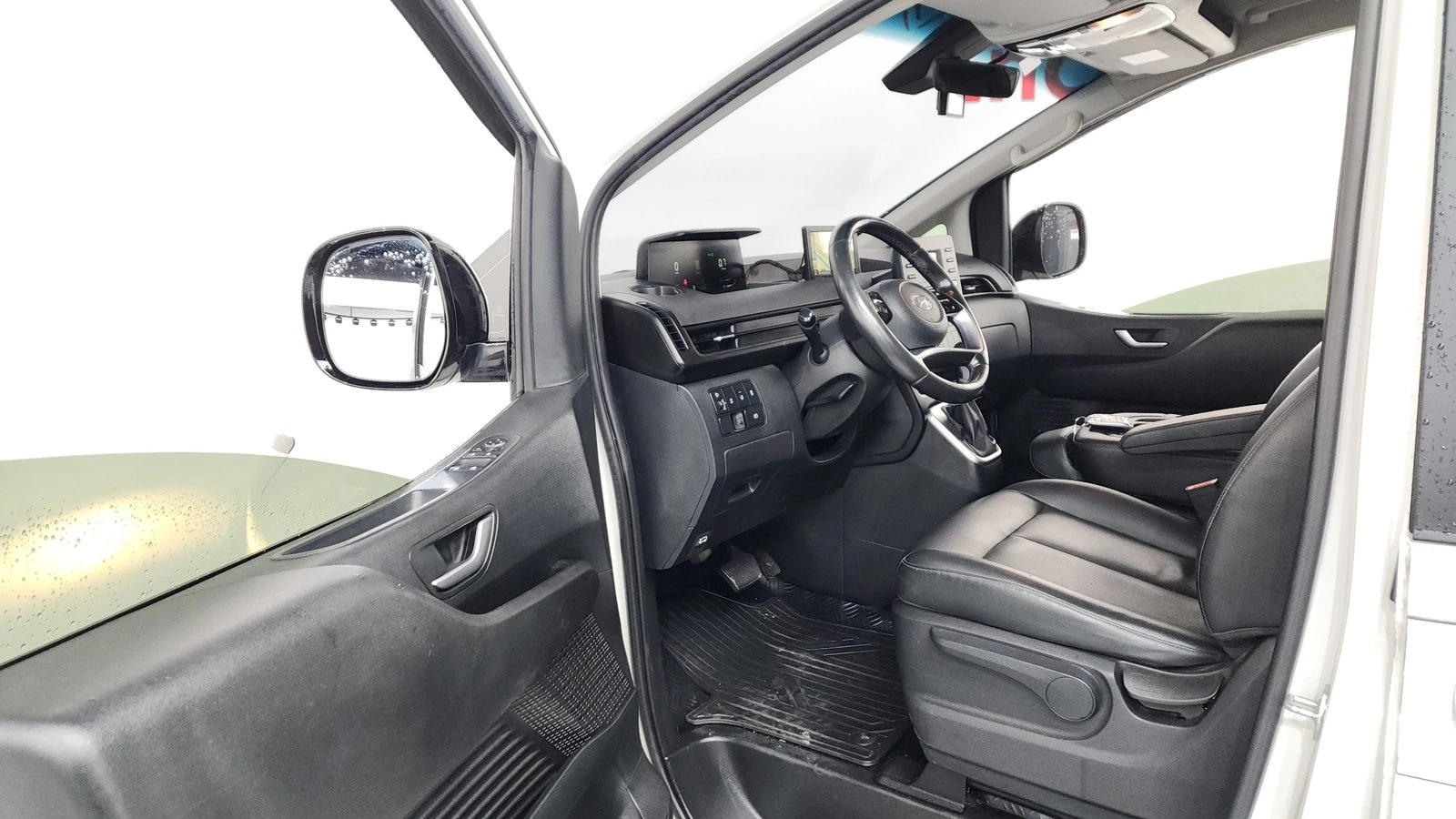 Hyundai Staria Modern* BLIND SPOT* ПОДГРЕВ ВОЛАН* КРАЙНА ЦЕНА, снимка 10 - Автомобили и джипове - 55367073