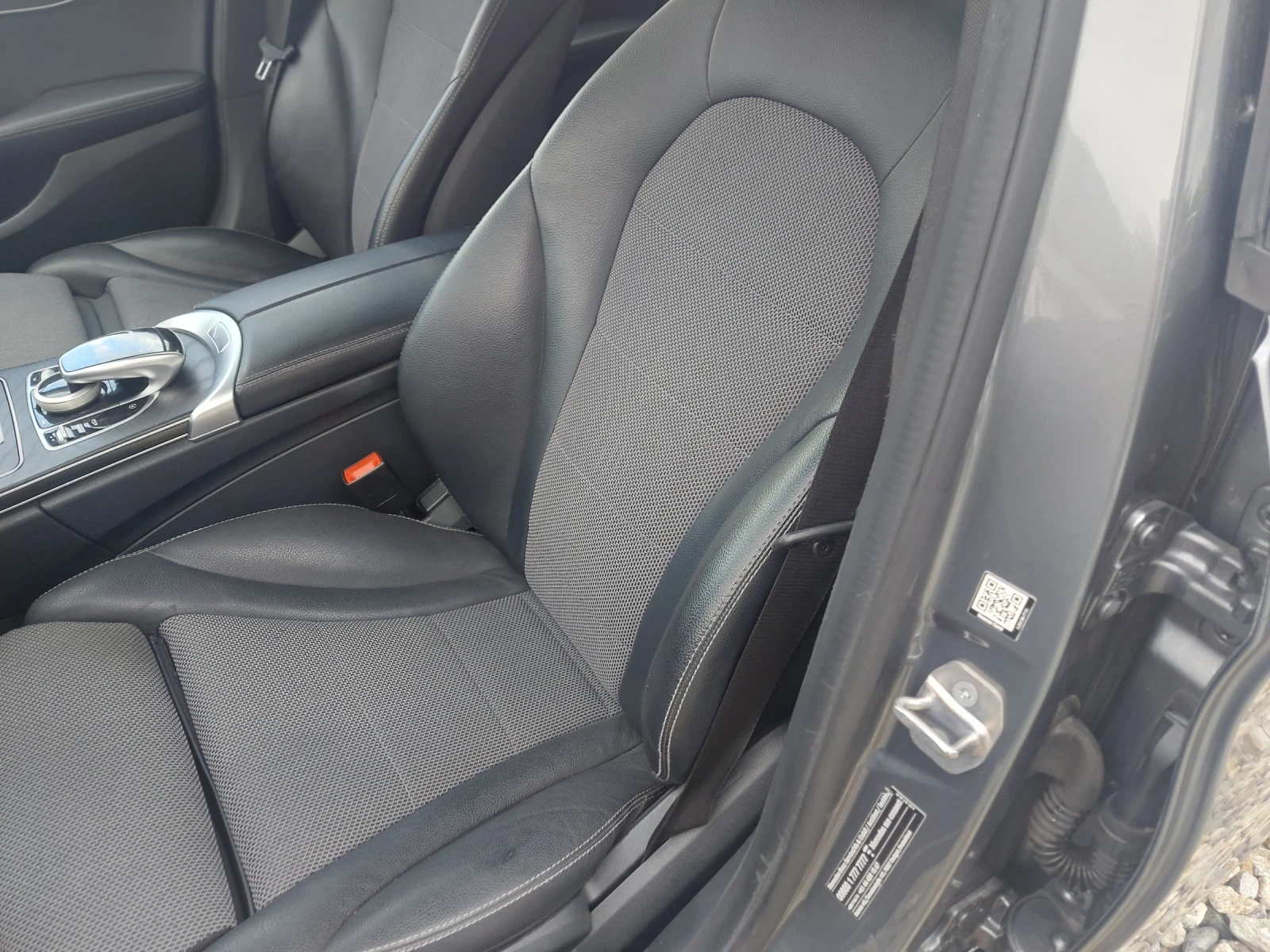 Mercedes-Benz C 250 C 250 4Matic, снимка 11 - Автомобили и джипове - 55865917
