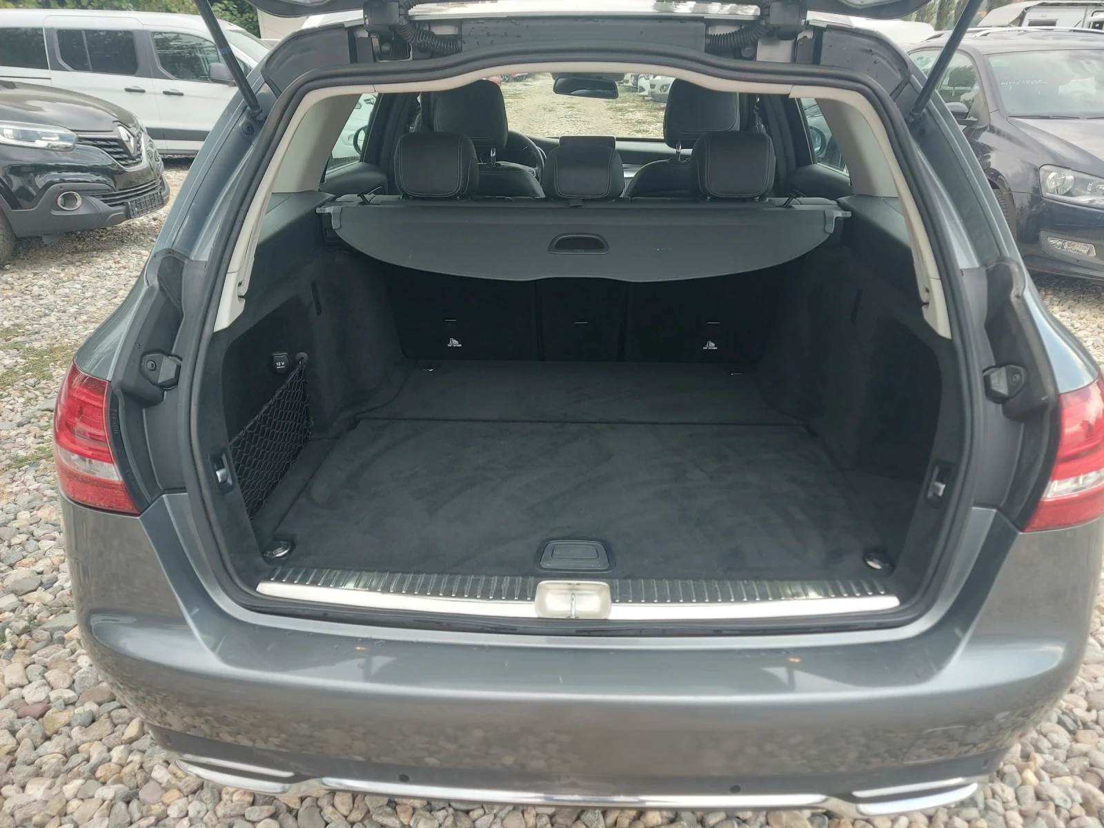 Mercedes-Benz C 250 C 250 4Matic, снимка 15 - Автомобили и джипове - 55865917