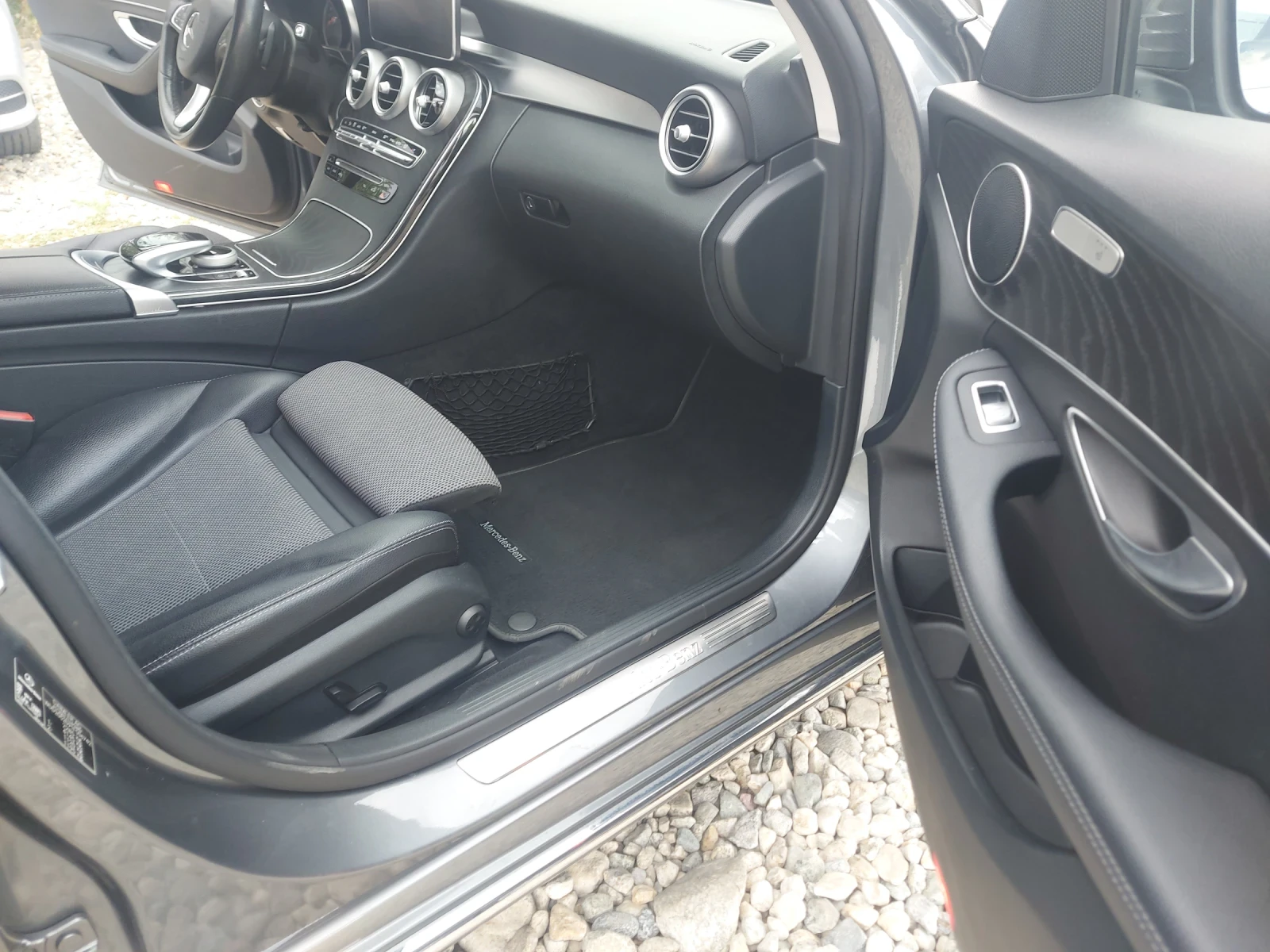 Mercedes-Benz C 250 C 250 4Matic, снимка 9 - Автомобили и джипове - 55865917