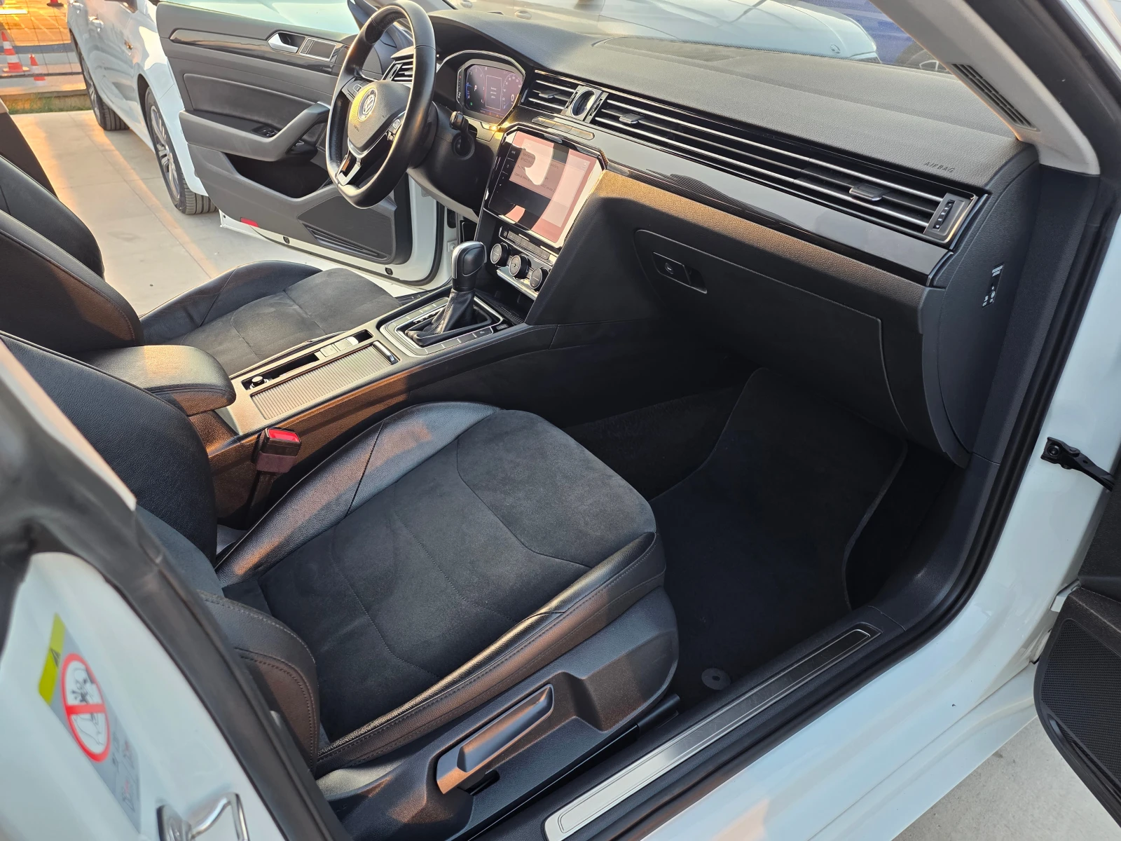 VW Arteon С-Гаранция-А/Т-190кс, снимка 9 - Автомобили и джипове - 55925458