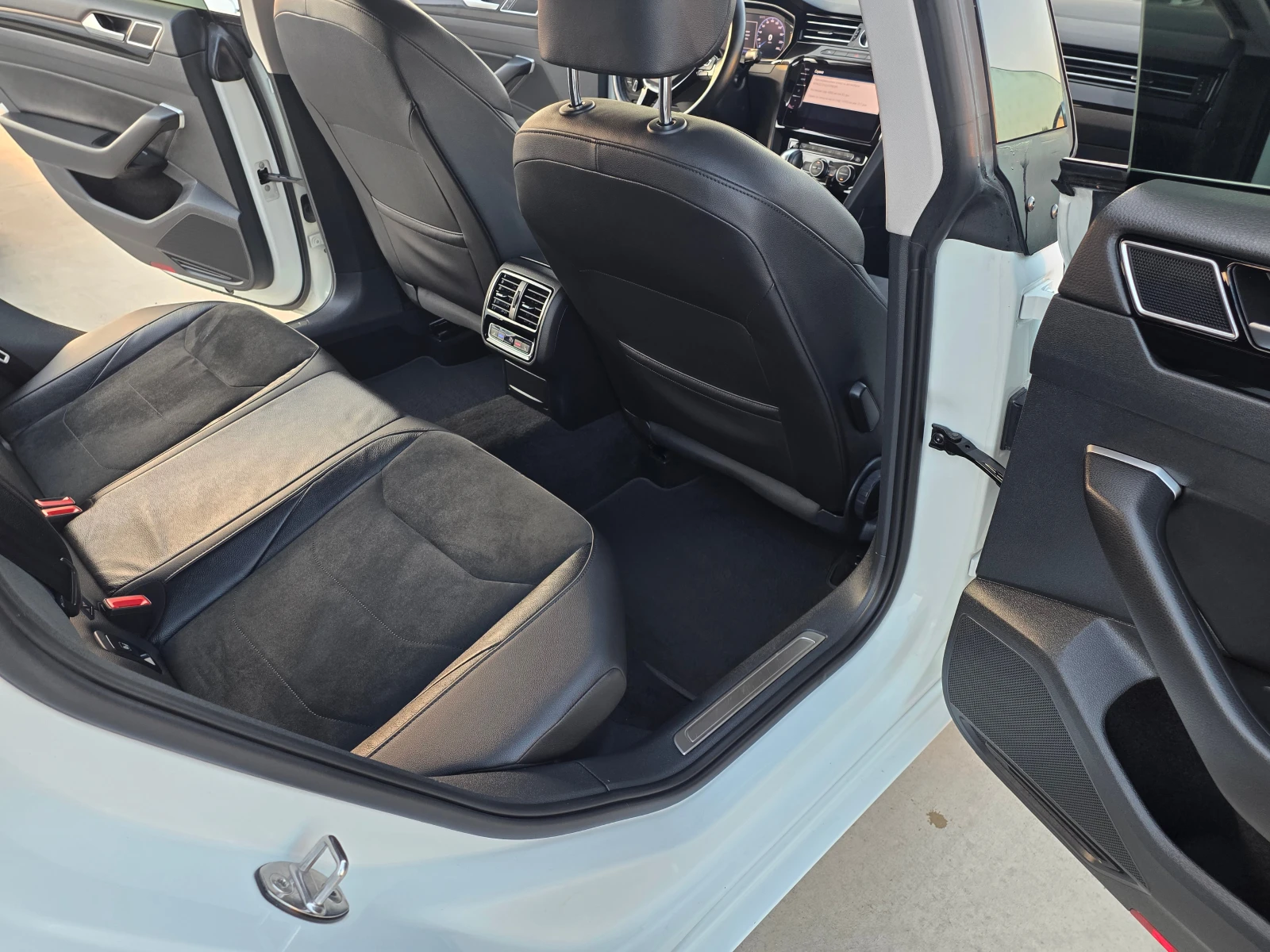 VW Arteon С-Гаранция-А/Т-190кс, снимка 10 - Автомобили и джипове - 55925458
