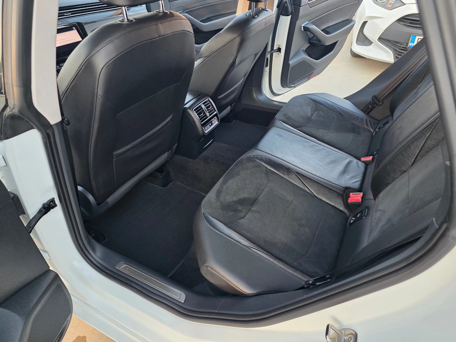 VW Arteon С-Гаранция-А/Т-190кс, снимка 12 - Автомобили и джипове - 55925458