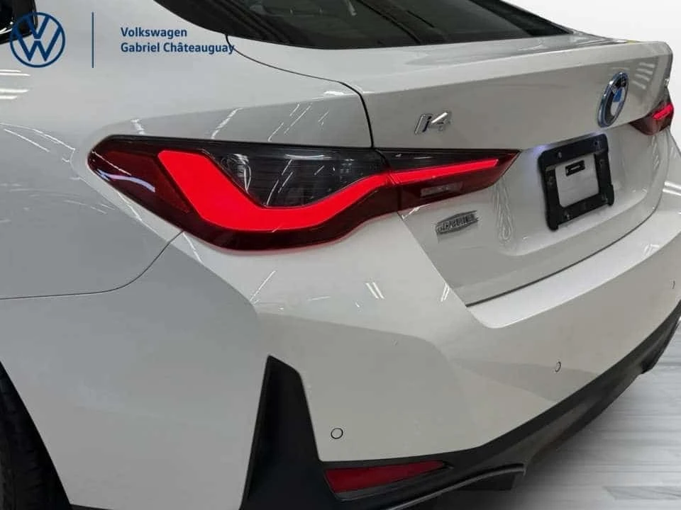 BMW i4 * 35 eDrive35 * CARFAX * ЦЕНА ДО БГ, снимка 10 - Автомобили и джипове - 56303438