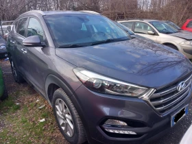 Hyundai Tucson 2.0CRDI-4X4-146Х.КМ-С.КНИЖКА-KEYLESS GO-КАМЕРА-, снимка 2