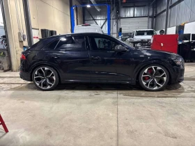 Audi RSQ8 * 4.0 TFSI quattro * CARFAX * B&O* ПАНО* ОБДУХВАНЕ, снимка 3 - Автомобили и джипове - 53632386