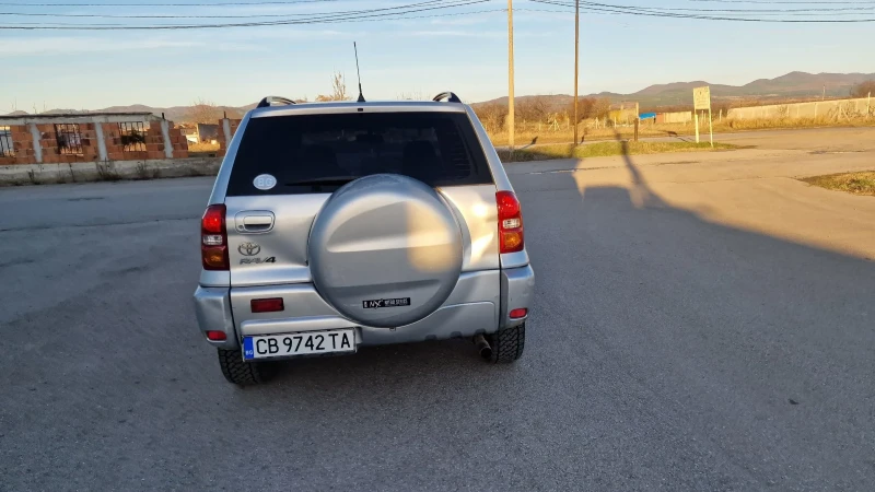 Toyota Rav4 2.0 vvt, снимка 4 - Автомобили и джипове - 47664070