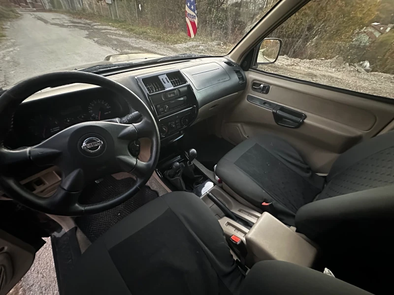 Nissan Terrano, снимка 12 - Автомобили и джипове - 47841719