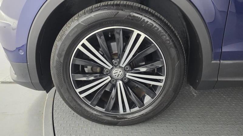 VW Tiguan 2.0TDI PRESTIGE, снимка 5 - Автомобили и джипове - 52534802