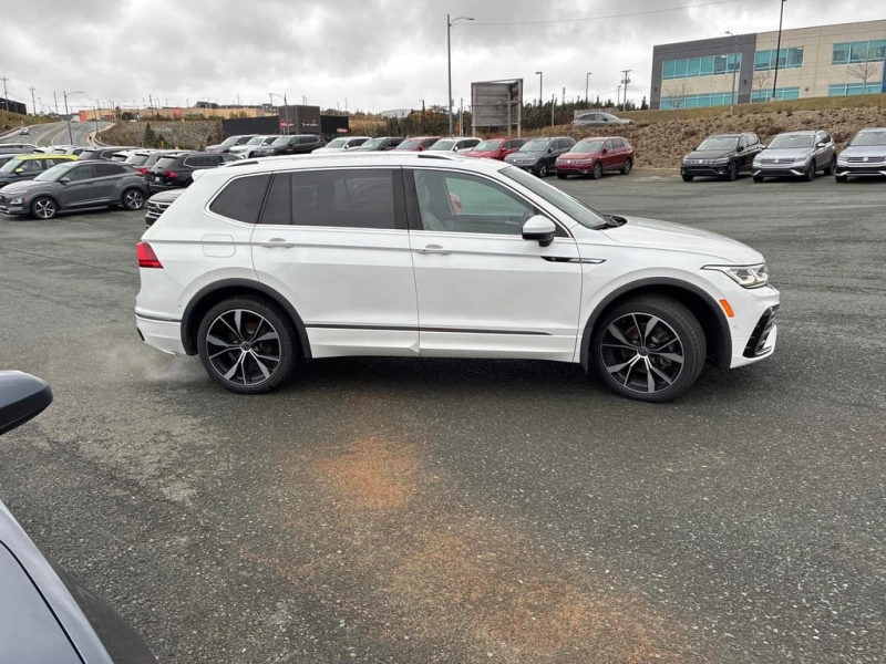 VW Tiguan Highline R Line * PANO* NAVI* HEATED SEATS, снимка 3 - Автомобили и джипове - 53435084