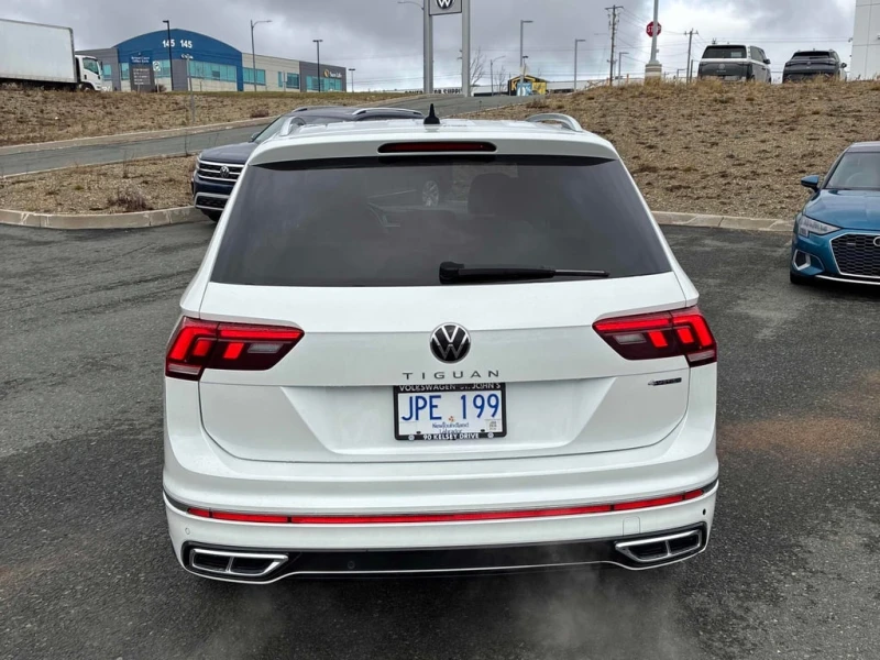 VW Tiguan Highline R Line * PANO* NAVI* HEATED SEATS, снимка 4 - Автомобили и джипове - 53435084