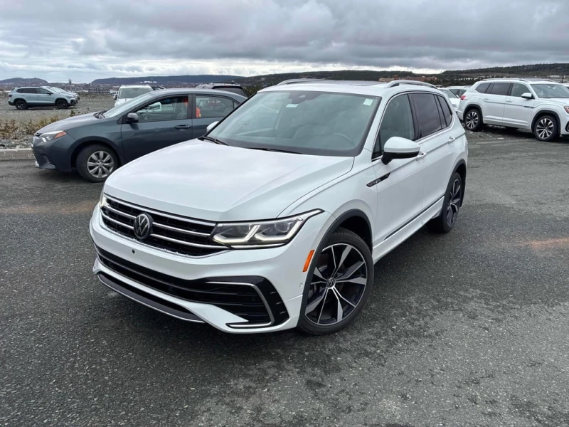 VW Tiguan Highline R Line * PANO* NAVI* HEATED SEATS