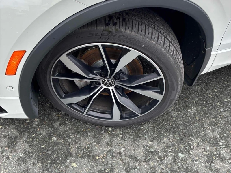VW Tiguan Highline R Line * PANO* NAVI* HEATED SEATS, снимка 7 - Автомобили и джипове - 53435084