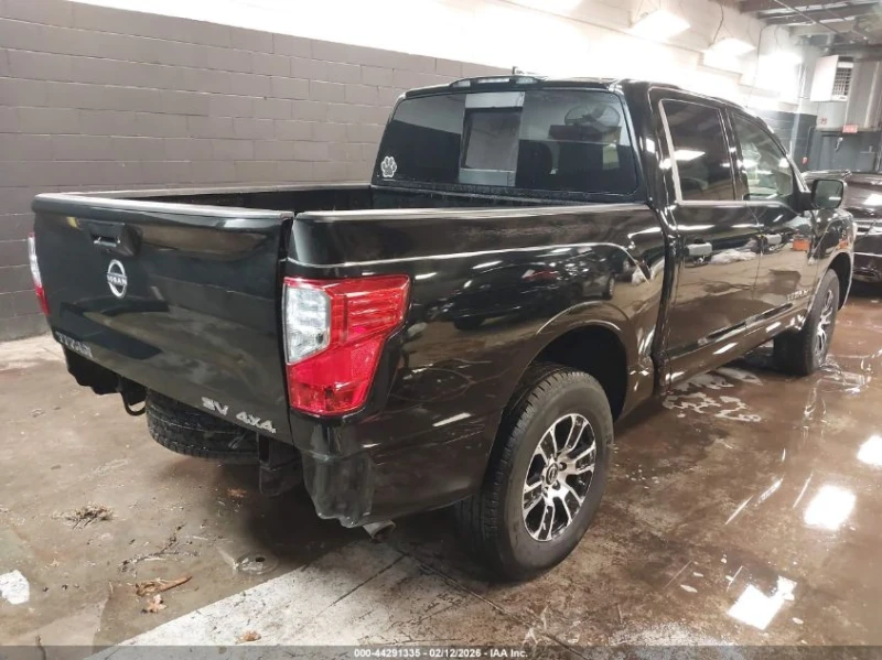 Nissan Titan crew cab 5.6l Titan Sv 4X4, снимка 4 - Автомобили и джипове - 53570893