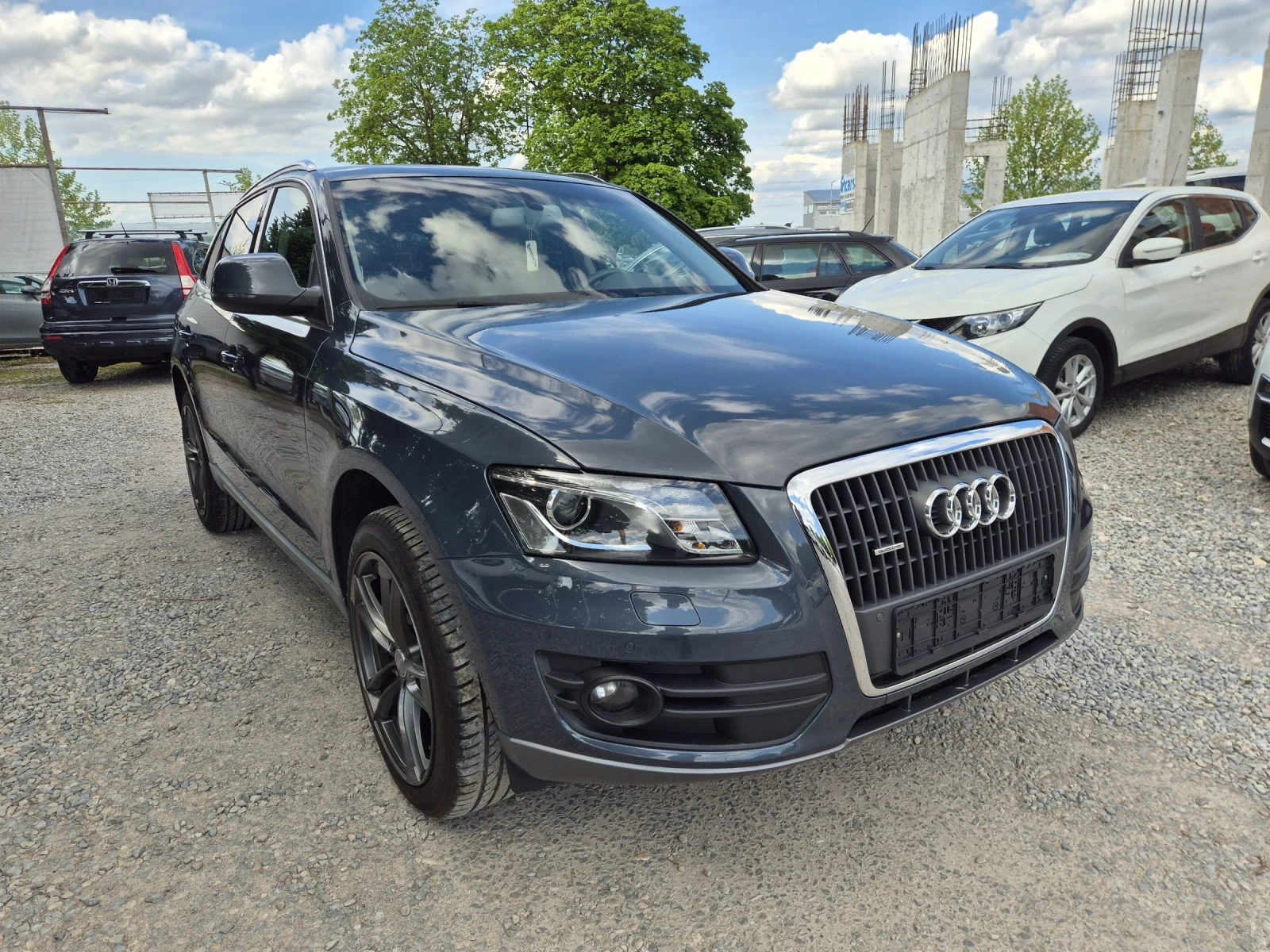 Audi Q5 2, 0i - PANORAMA-4X4, снимка 2 - Автомобили и джипове - 50806553