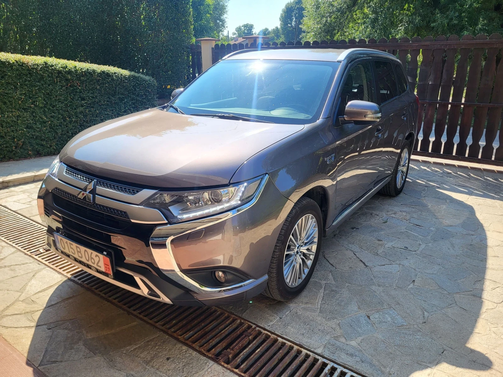 Mitsubishi Outlander 2.4 PHEV.....Гаранция !!!!! - изображение 3